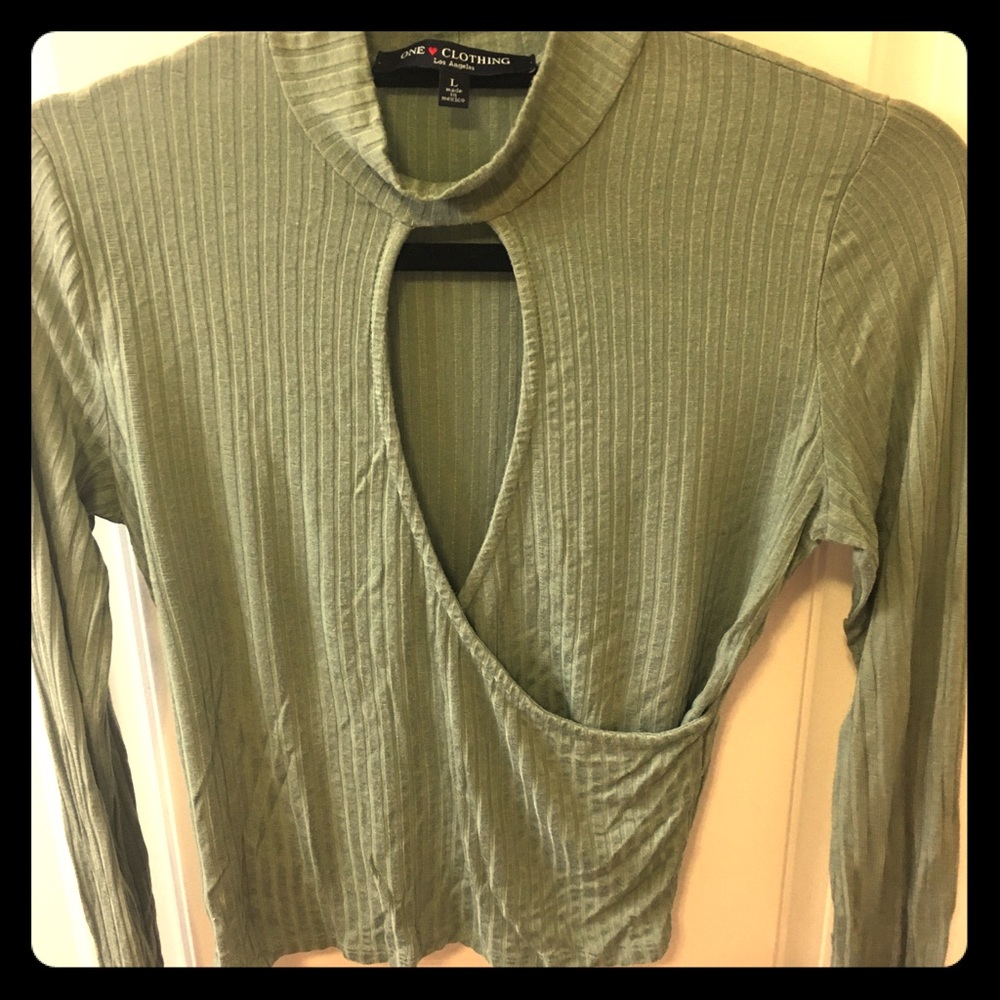 Turtle neck ribbed long sleeve top!